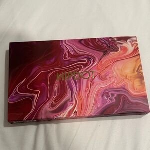 HIPDOT Multicolor Eyeshadow Palette